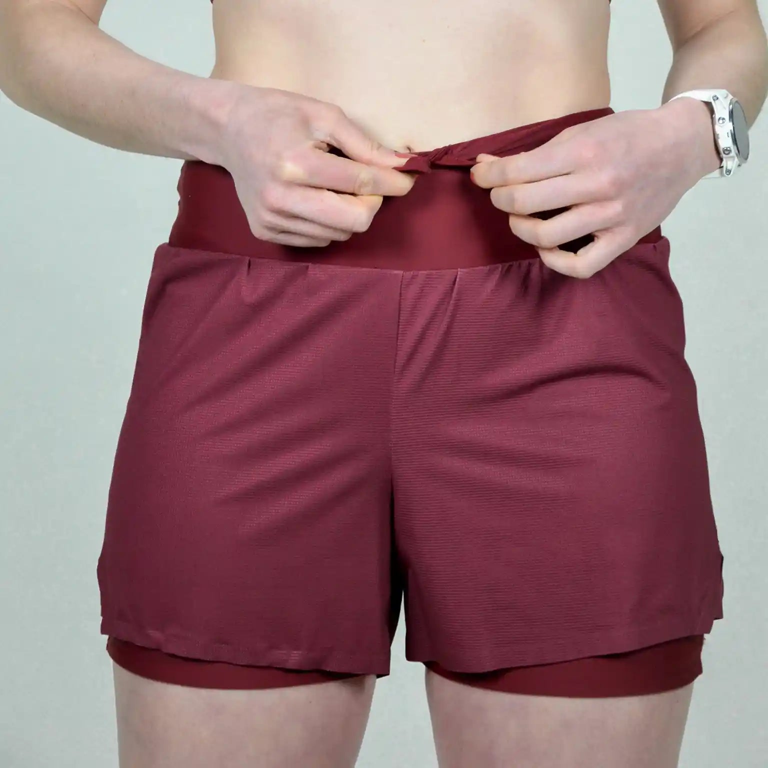 SHORT RUNNING FEMME BORDEAUX
